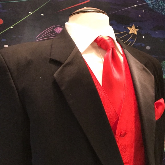 Al’s Tuxedo Coat - Picture 11 of 17